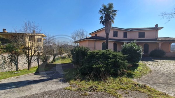 casa indipendente in vendita a Monte San Giovanni Campano in zona Porrino