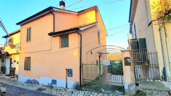 casa indipendente in vendita a Monte San Giovanni Campano in zona Colli