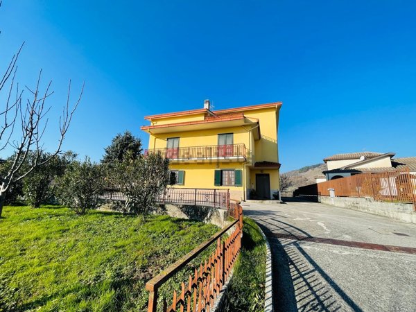 casa indipendente in vendita a Monte San Giovanni Campano in zona Porrino