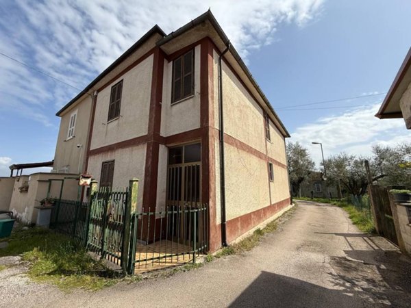 casa indipendente in vendita a Monte San Giovanni Campano