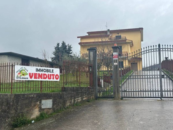 casa indipendente in vendita a Monte San Giovanni Campano in zona Porrino