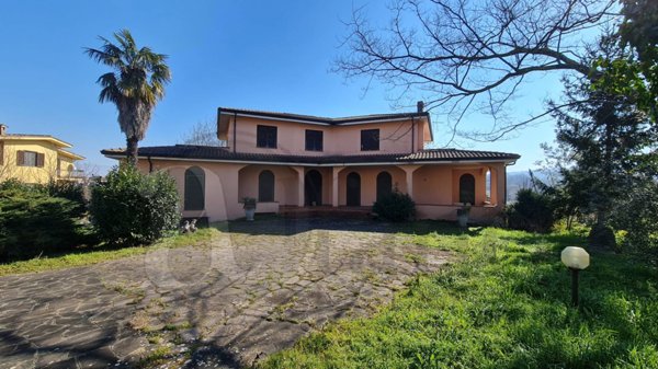 casa indipendente in vendita a Monte San Giovanni Campano in zona Porrino