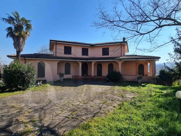 casa indipendente in vendita a Monte San Giovanni Campano in zona Porrino