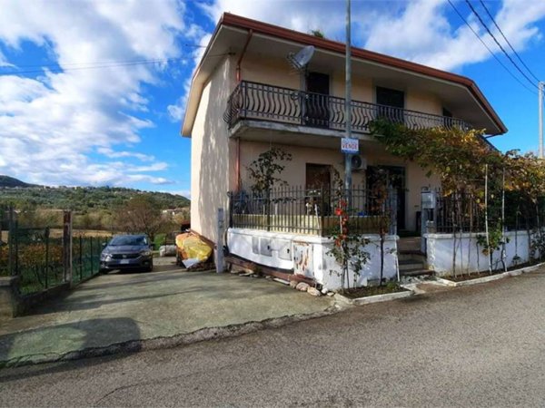 casa indipendente in vendita a Monte San Giovanni Campano