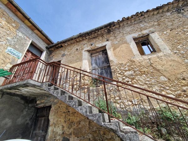 quadrivano in vendita a Monte San Giovanni Campano