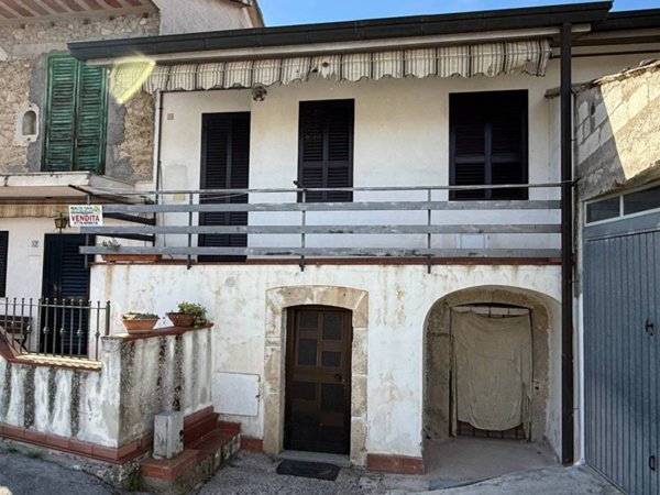 casa indipendente in vendita a Monte San Giovanni Campano in zona Chiaiamari