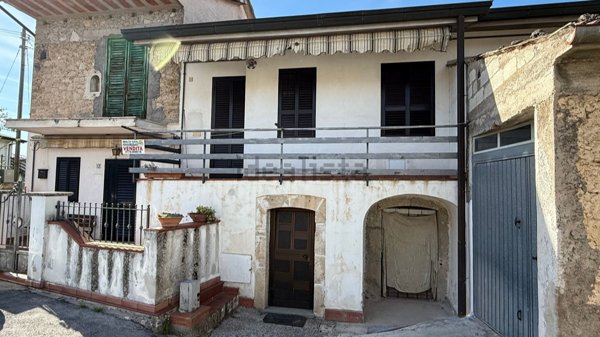 casa semindipendente in vendita a Monte San Giovanni Campano in zona Chiaiamari