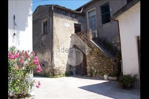 quadrivano in vendita a Monte San Giovanni Campano