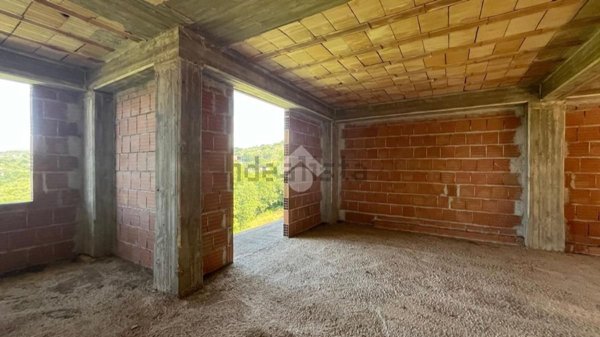 esavano in vendita a Monte San Giovanni Campano