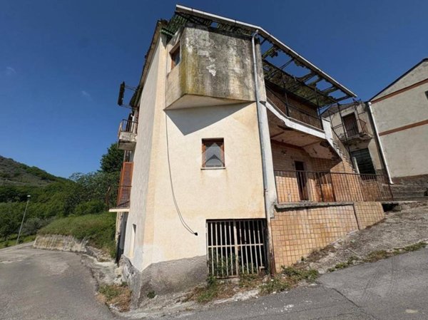 casa indipendente in vendita a Monte San Giovanni Campano