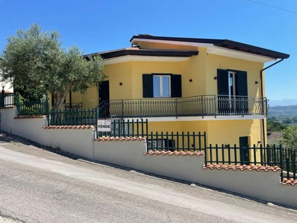 casa indipendente in vendita a Monte San Giovanni Campano in zona Chiaiamari