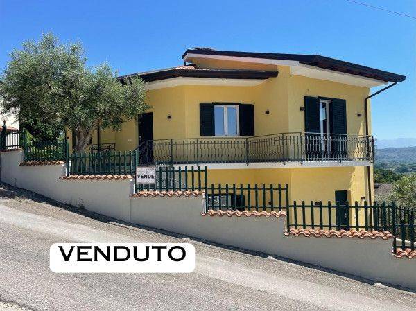 casa indipendente in vendita a Monte San Giovanni Campano in zona Chiaiamari