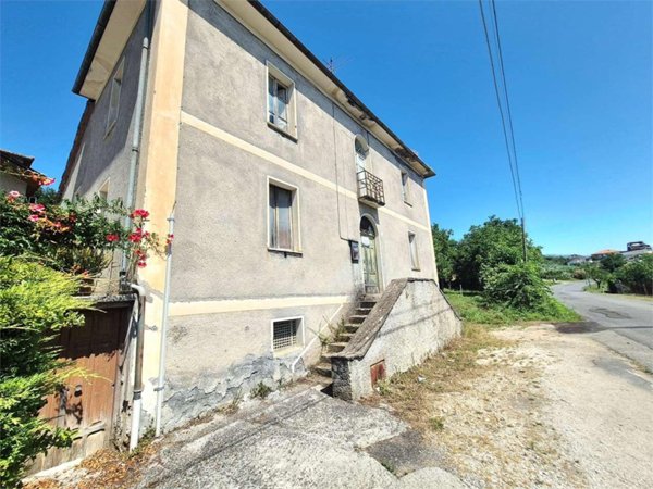 casa indipendente in vendita a Monte San Giovanni Campano