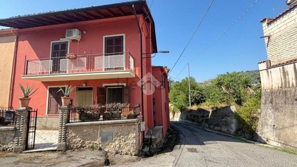 casa semindipendente in vendita a Monte San Giovanni Campano