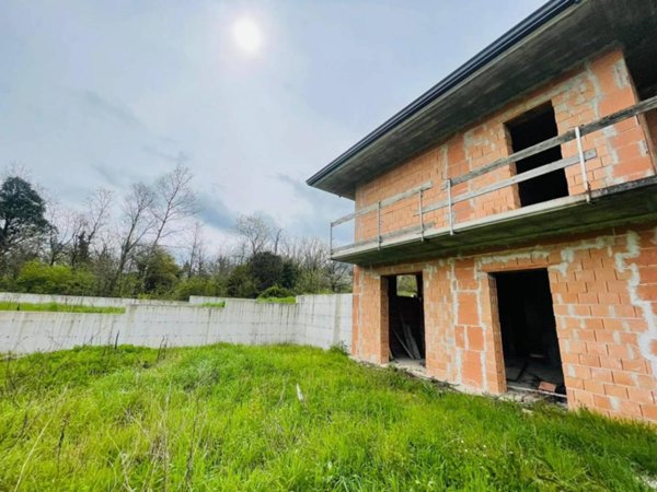 casa indipendente in vendita a Morolo