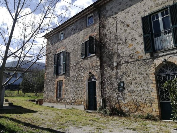 quadrivano in vendita a Morolo