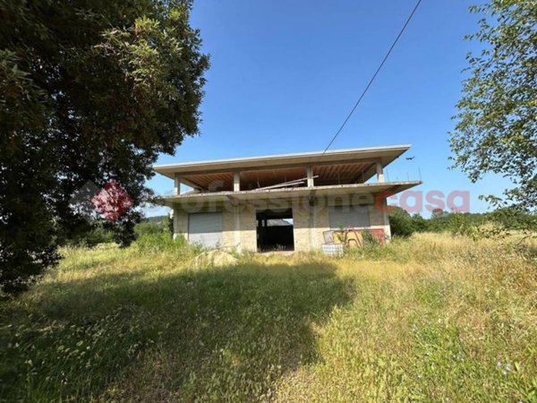 locale commerciale in vendita a Morolo