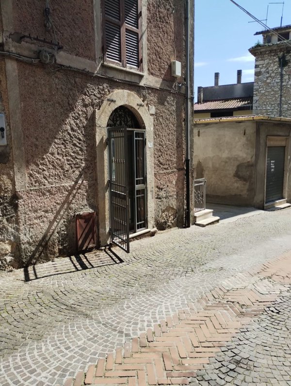 locale commerciale in vendita a Morolo