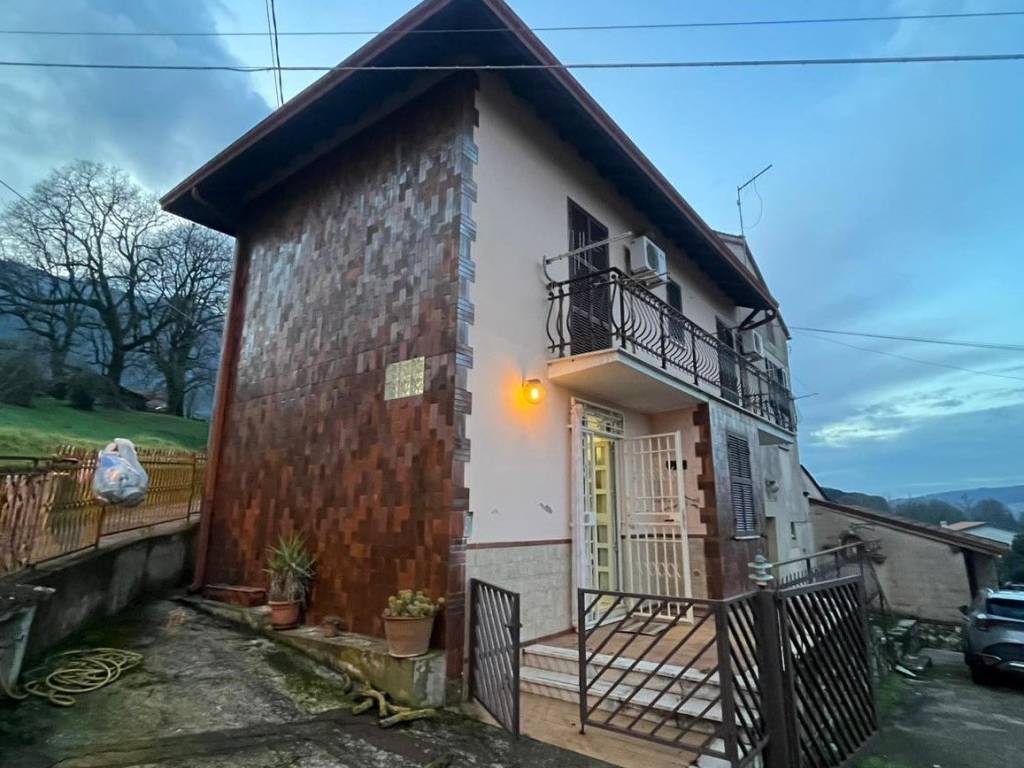 casa indipendente in vendita a Morolo