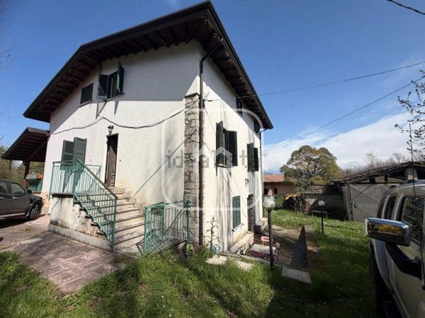 quadrivano in vendita a Morolo