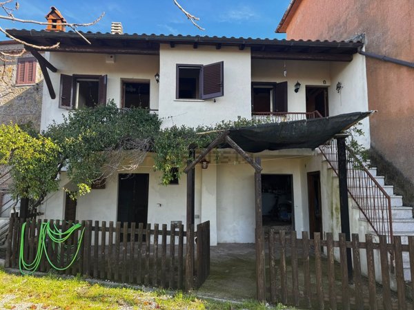 casa semindipendente in vendita a Paliano