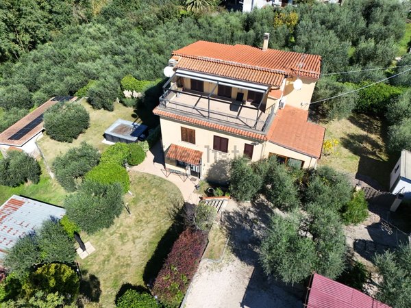 casa indipendente in vendita a Paliano