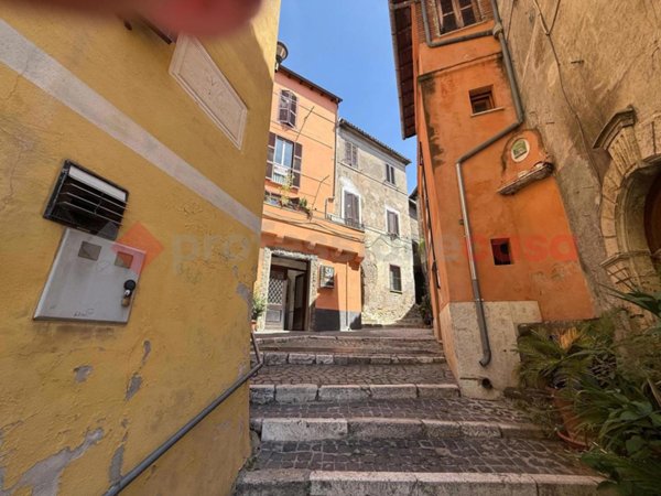 appartamento in vendita a Paliano in zona Sant'Anna