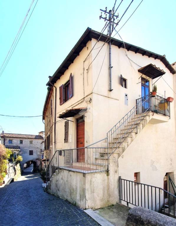 appartamento in vendita a Paliano in zona Sant'Anna
