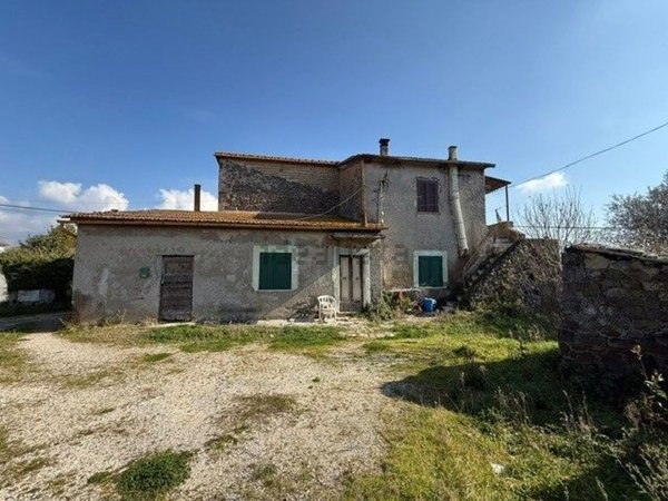 casa indipendente in vendita a Paliano in zona Poggio Romano