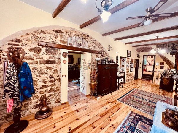 casa indipendente in vendita a Pastena