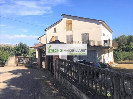 casa indipendente in vendita a Pastena