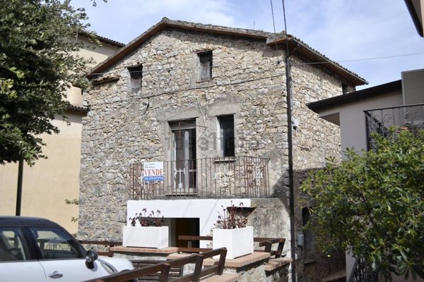 casa indipendente in vendita a Pastena