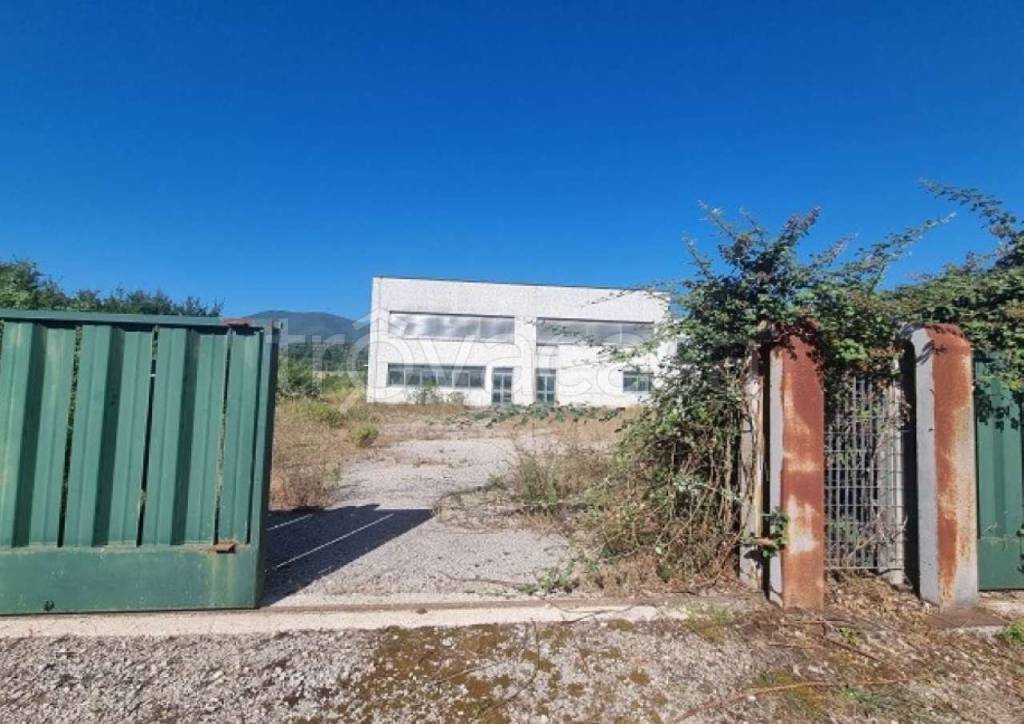 locale di sgombero in vendita a Patrica