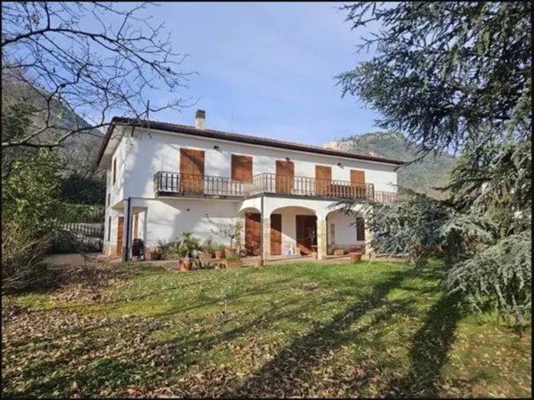 casa indipendente in vendita a Patrica