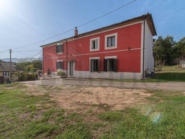 casa indipendente in vendita a Patrica