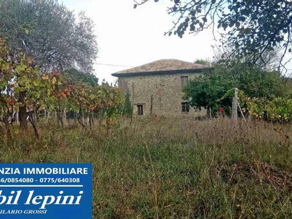 casa indipendente in vendita a Patrica