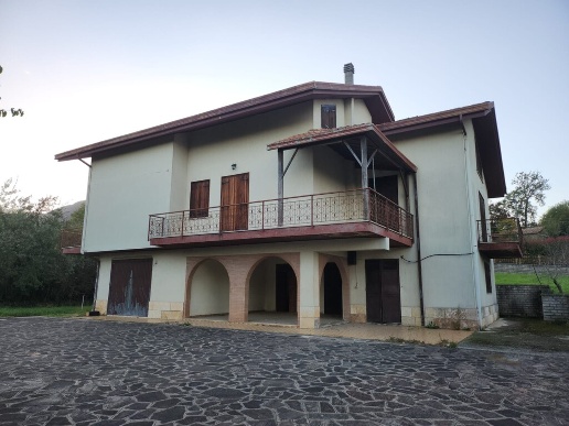casa indipendente in vendita a Patrica