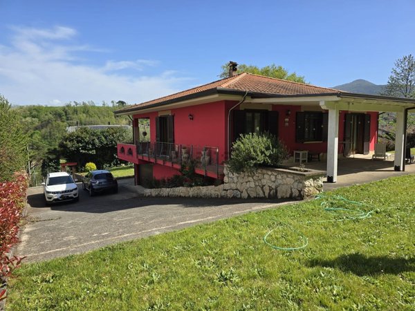 casa indipendente in vendita a Patrica