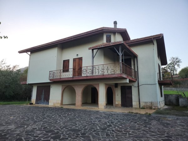 casa indipendente in vendita a Patrica
