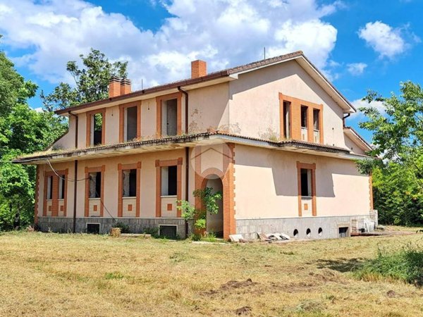 casa indipendente in vendita a Patrica