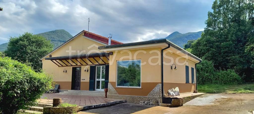 casa indipendente in vendita a Patrica