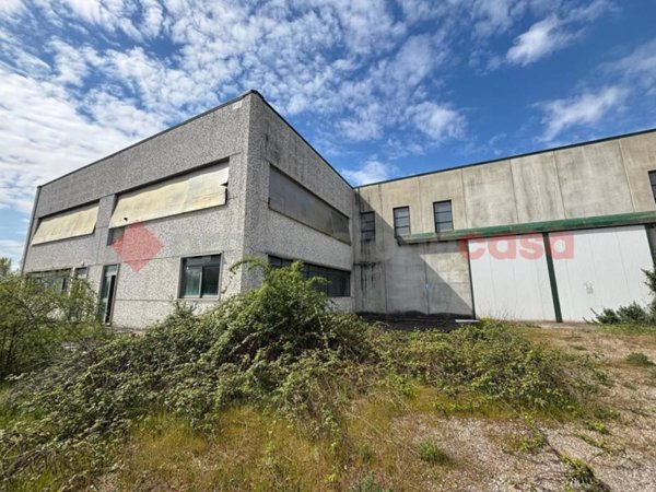 locale commerciale in vendita a Patrica