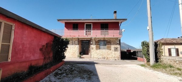 casa indipendente in vendita a Patrica