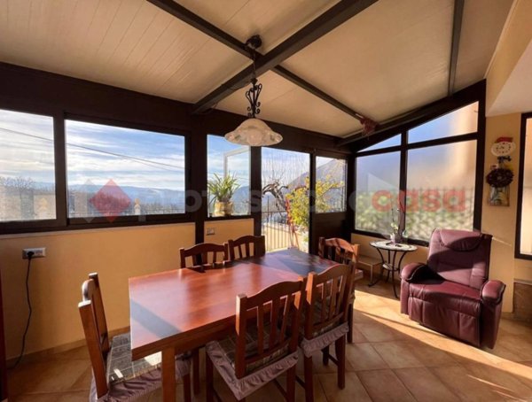 casa indipendente in vendita a Pescosolido