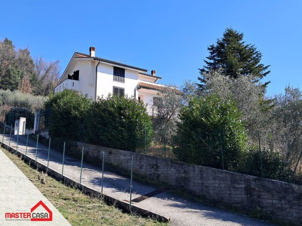 quadrivano in vendita a Pescosolido