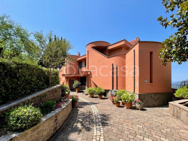 casa indipendente in vendita a Pescosolido