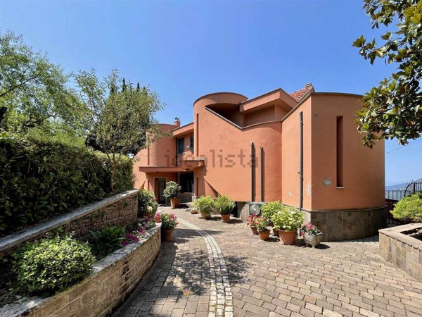 casa indipendente in vendita a Pescosolido