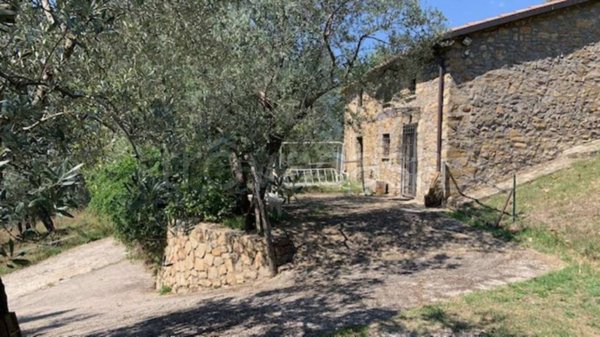 casa indipendente in vendita a Pescosolido