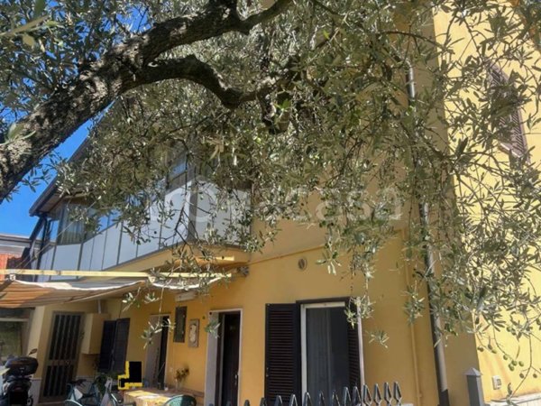 casa indipendente in vendita a Pescosolido