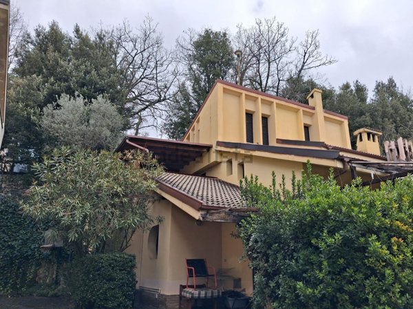 casa indipendente in vendita a Pescosolido